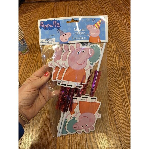 Peppa Pig Birthday Party Decorations 32 Napkins 8 Cups Swirl Decorations Wands - Picture 4 of 9